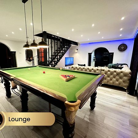 4 Bedroom House, Heathrow Airport, Luxe Inn Colnbrook Exterior foto