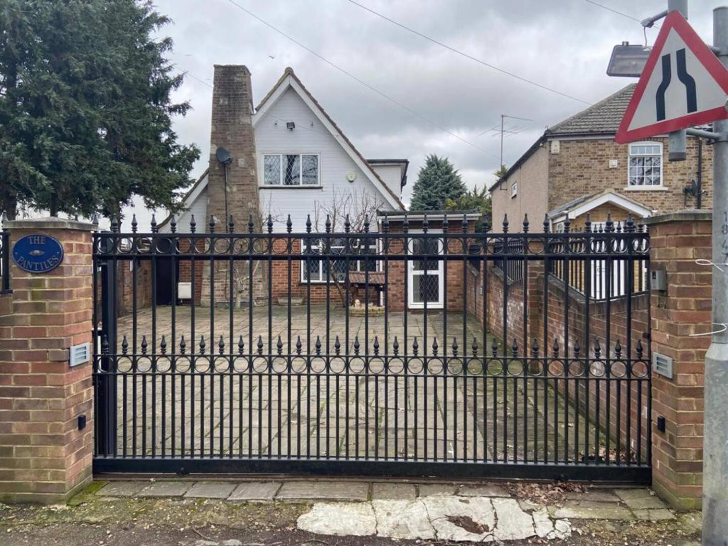 4 Bedroom House, Heathrow Airport, Luxe Inn Colnbrook Exterior foto
