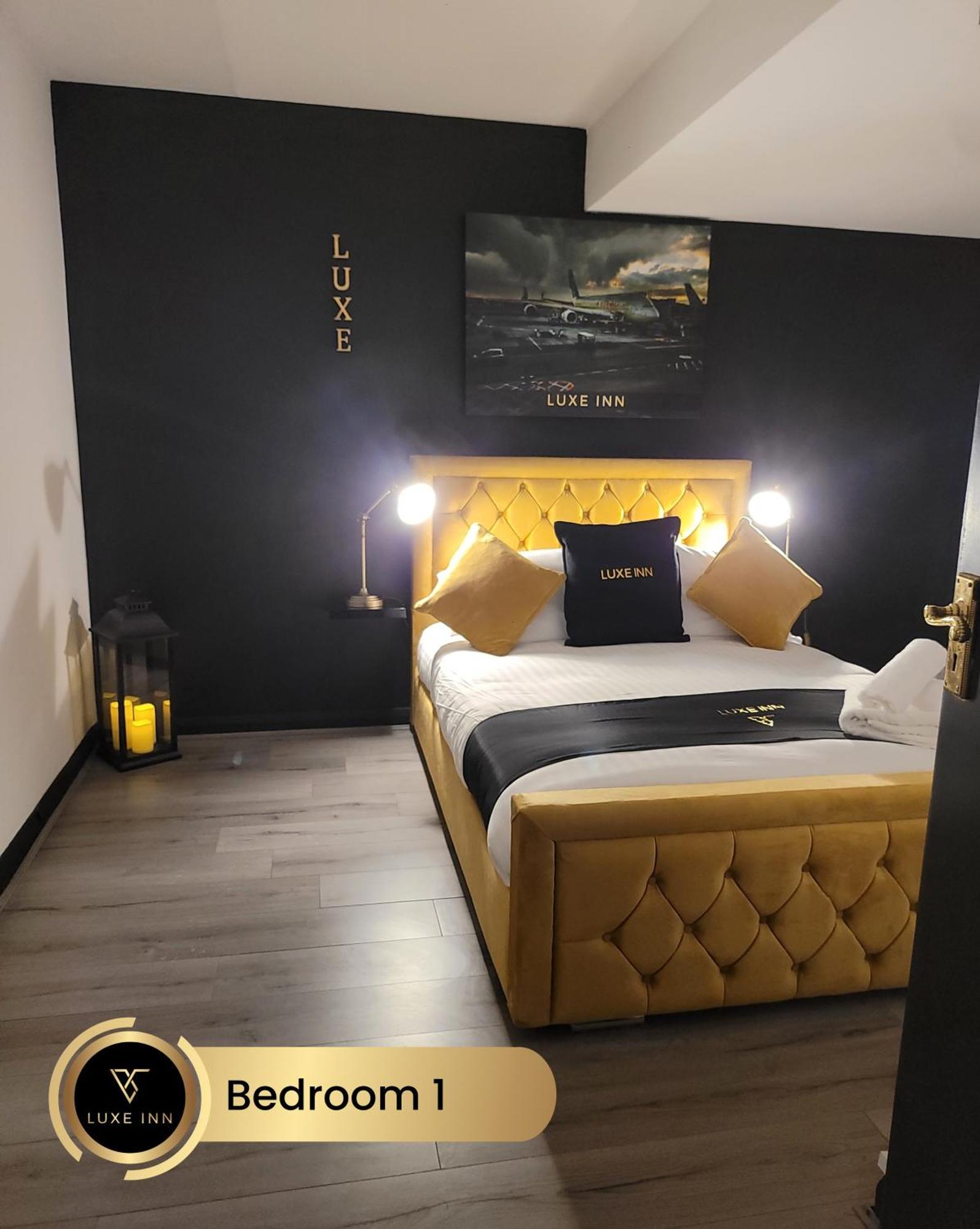 4 Bedroom House, Heathrow Airport, Luxe Inn Colnbrook Exterior foto