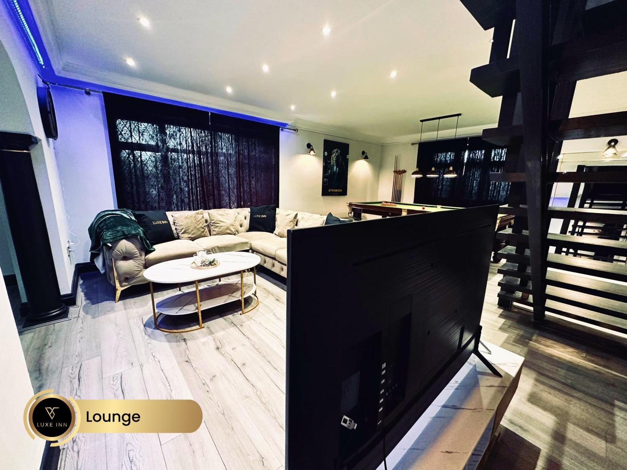 4 Bedroom House, Heathrow Airport, Luxe Inn Colnbrook Exterior foto