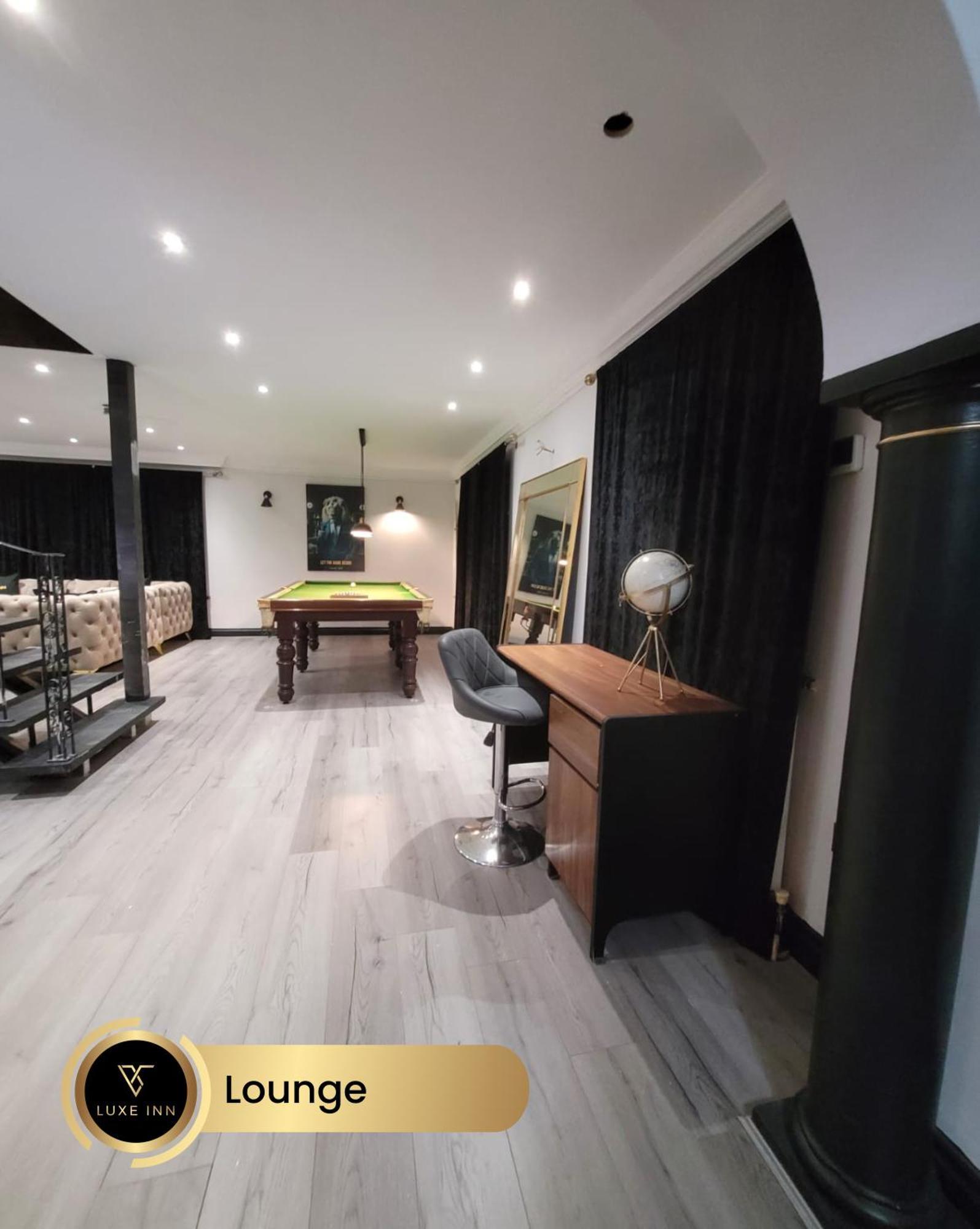 4 Bedroom House, Heathrow Airport, Luxe Inn Colnbrook Exterior foto