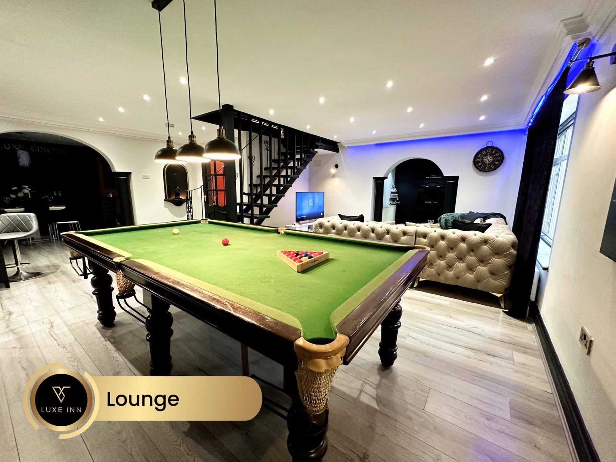 4 Bedroom House, Heathrow Airport, Luxe Inn Colnbrook Exterior foto