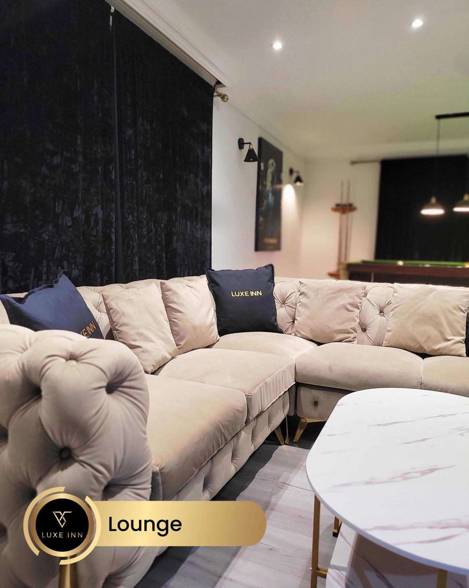 4 Bedroom House, Heathrow Airport, Luxe Inn Colnbrook Exterior foto